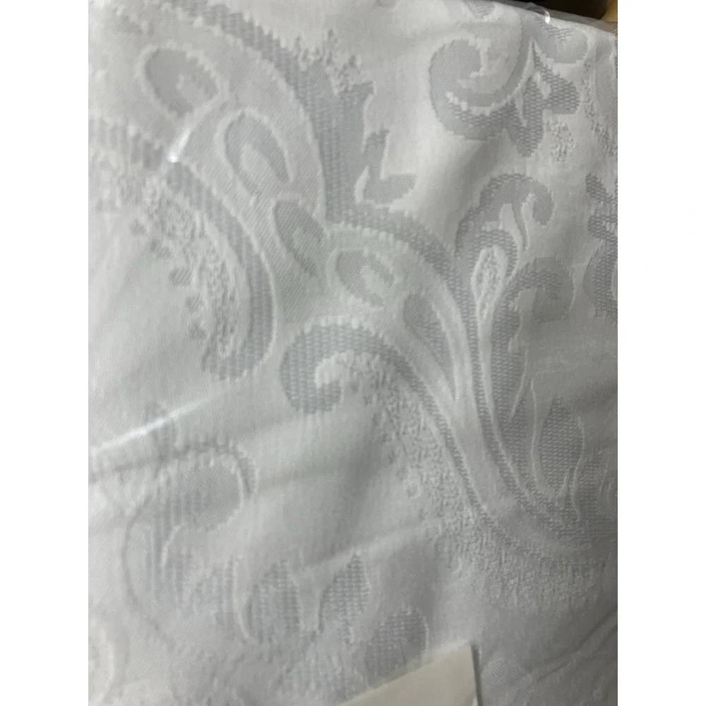 NEW Caiden White Round Tablecloth 90